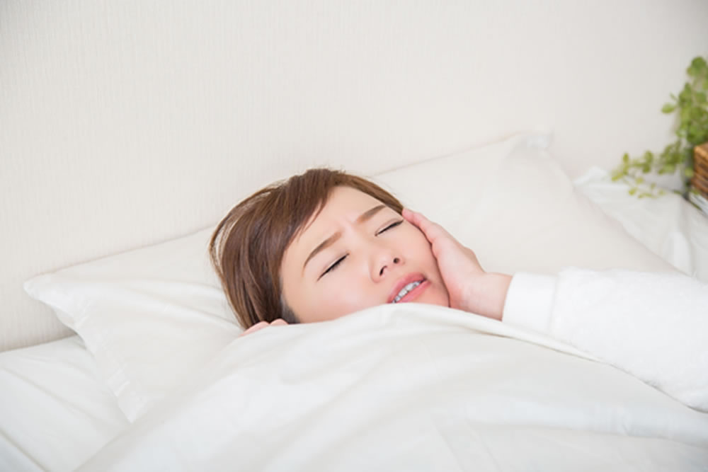 他院で受けたインプラント治療後のトラブル